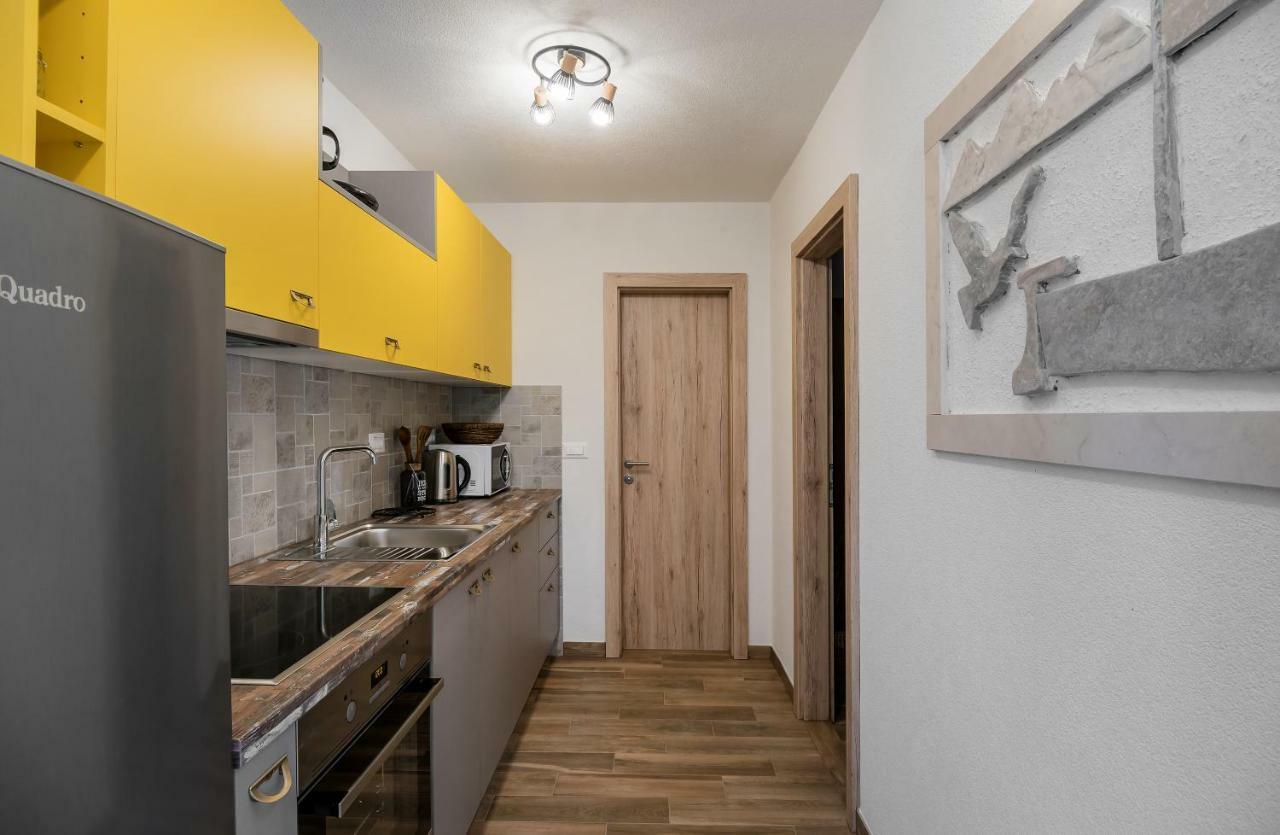 Apartment Cesarica Baska Voda Bagian luar foto