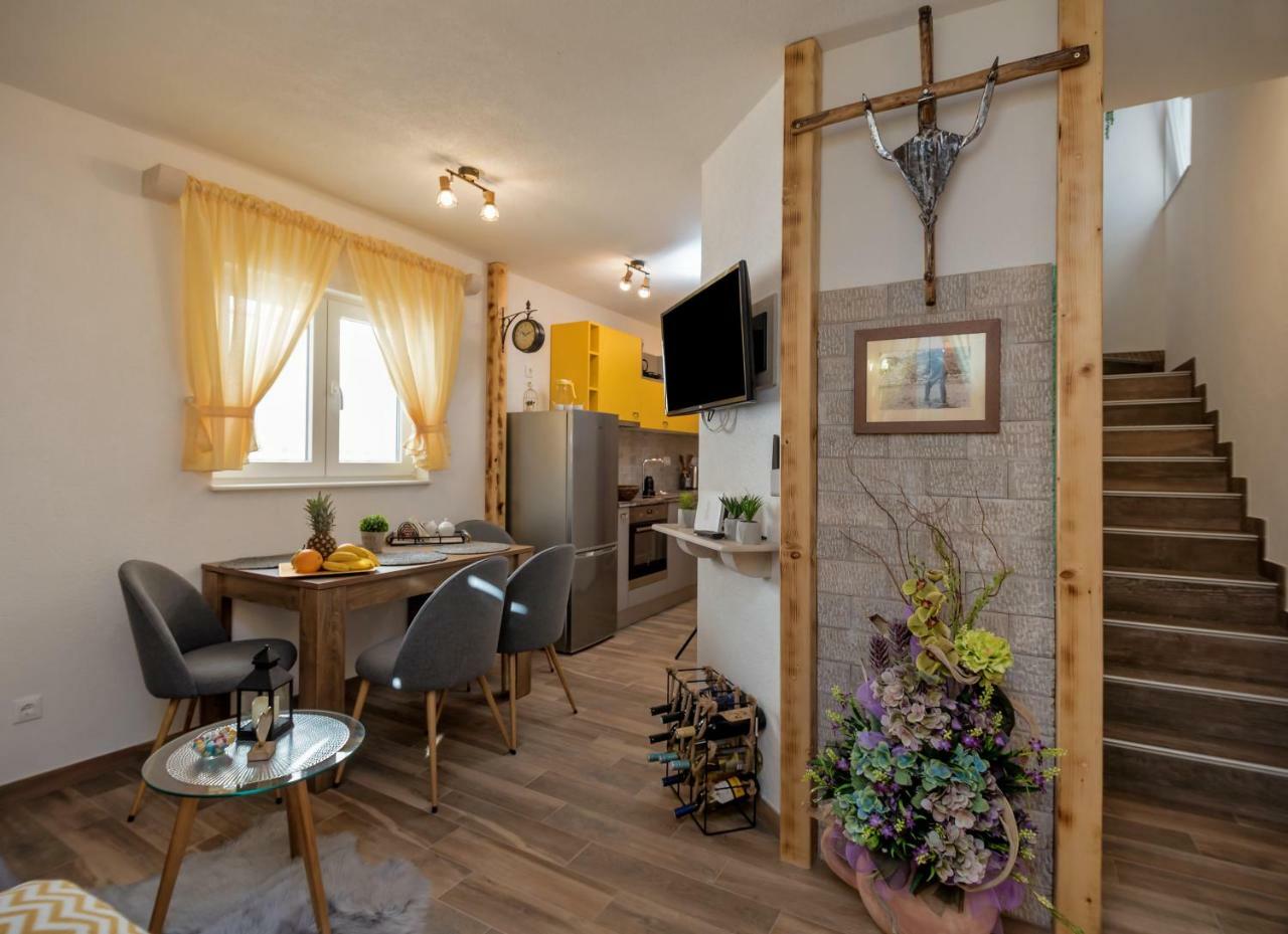 Apartment Cesarica Baska Voda Bagian luar foto