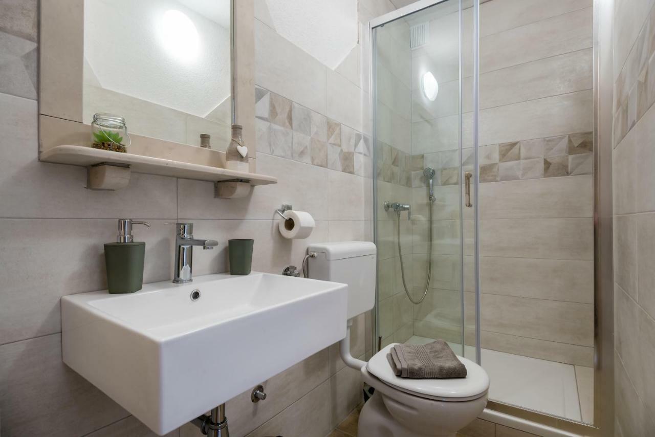 Apartment Cesarica Baska Voda Bagian luar foto