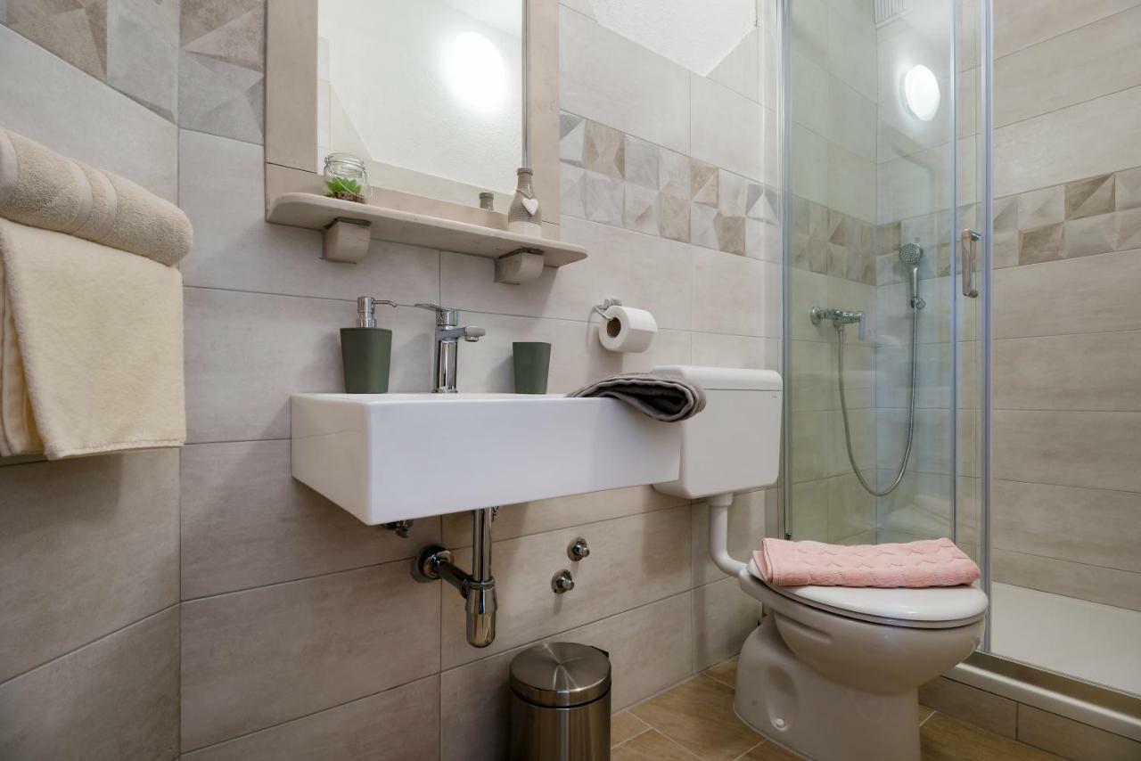 Apartment Cesarica Baska Voda Bagian luar foto